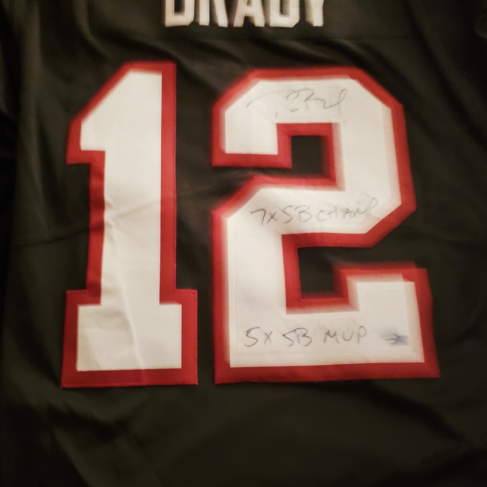 Tampa Bay Buccaneers Tom Brady Unauthorized Football Jersey - Picture 2 of 8